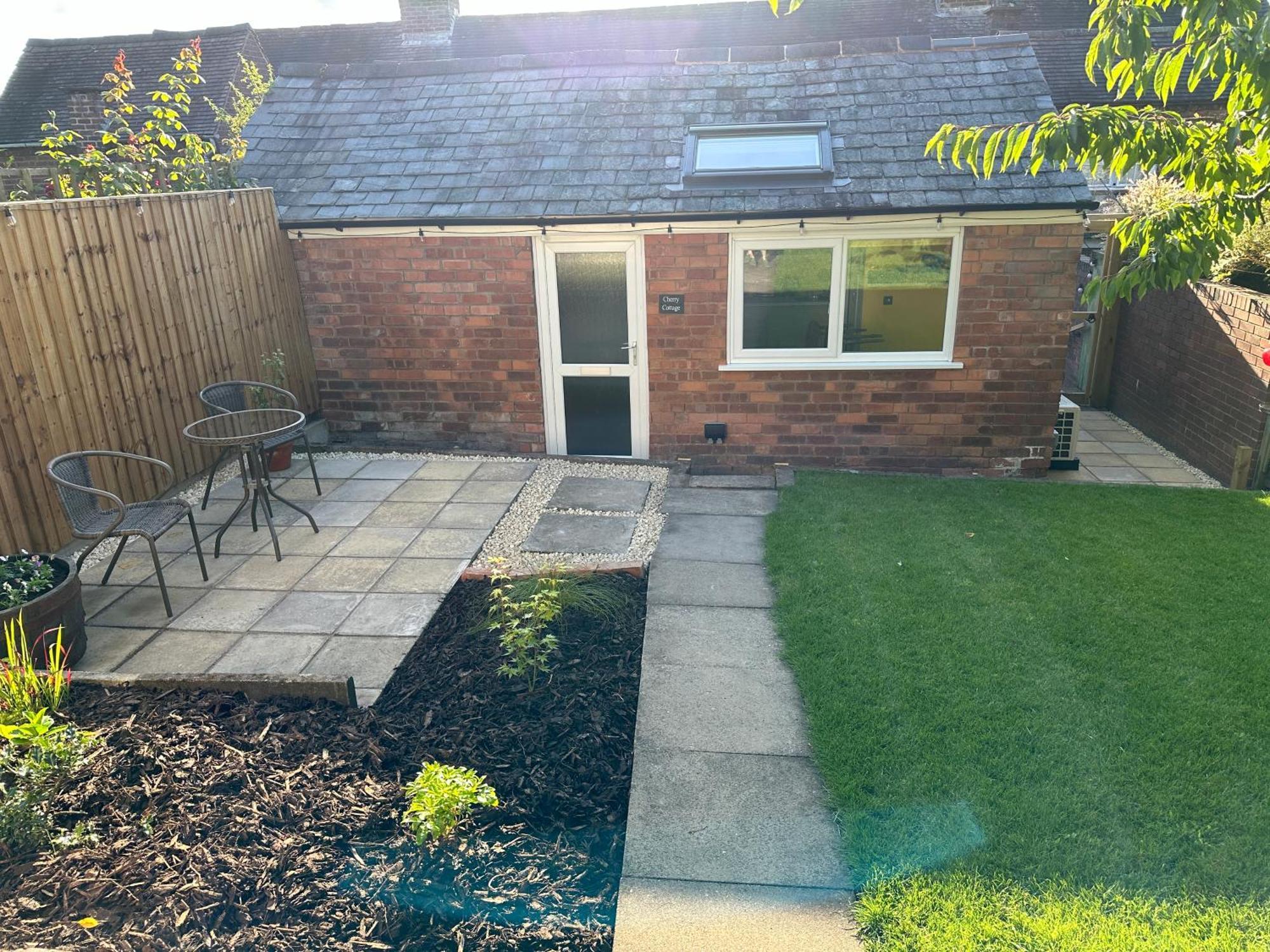 Cherry Cottage Retro Stay, Stourport Екстериор снимка