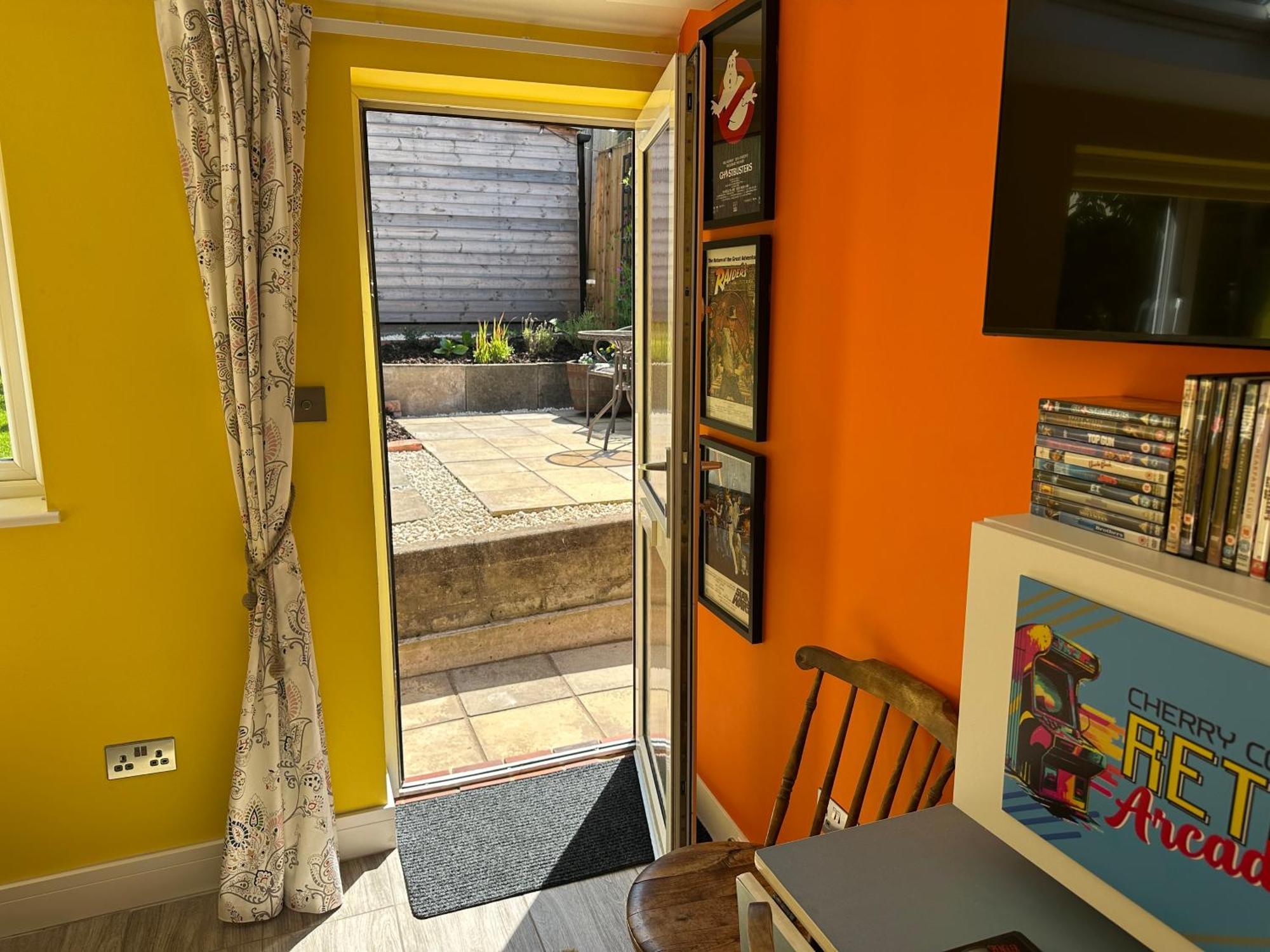 Cherry Cottage Retro Stay, Stourport Екстериор снимка