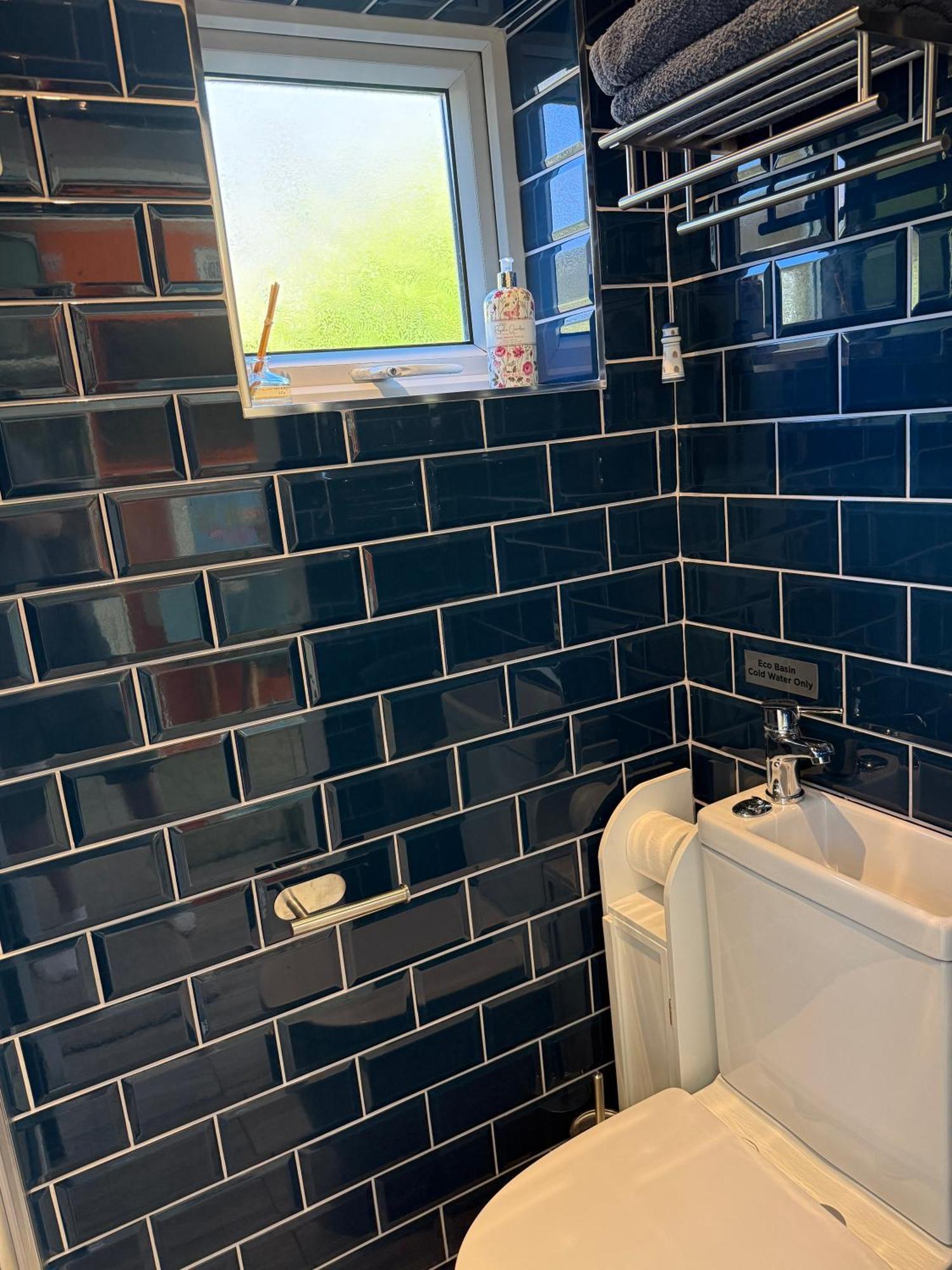 Cherry Cottage Retro Stay, Stourport Екстериор снимка